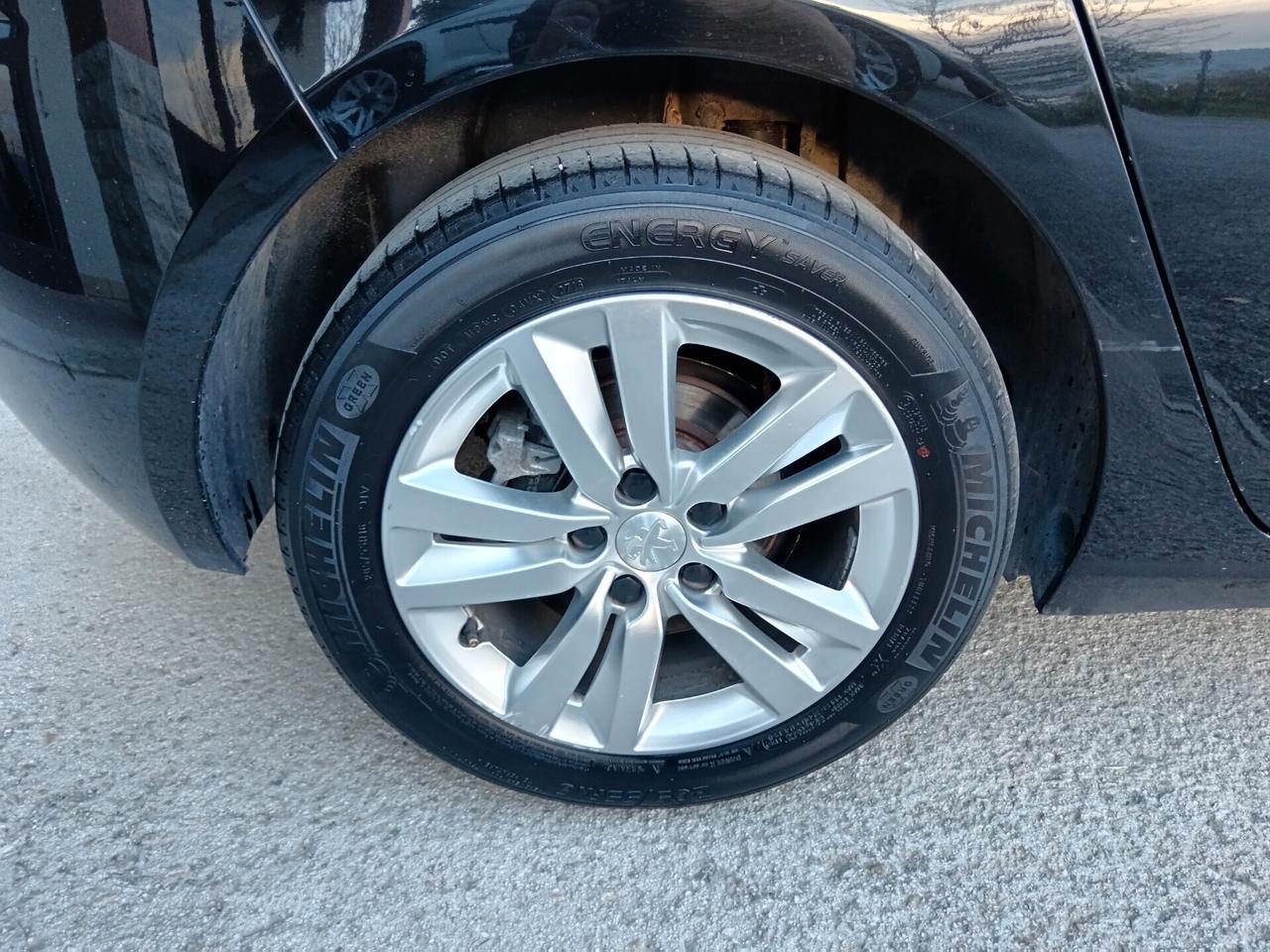 Peugeot 308 1.6 BLUEHDI 120CV NEOPATENTATI