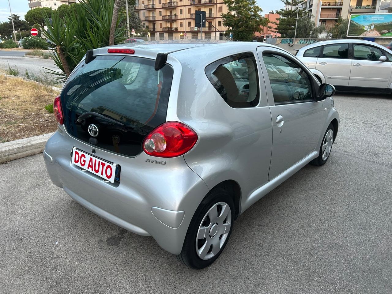 Toyota Aygo 1.0 benzina 68 cv 2008 automatica