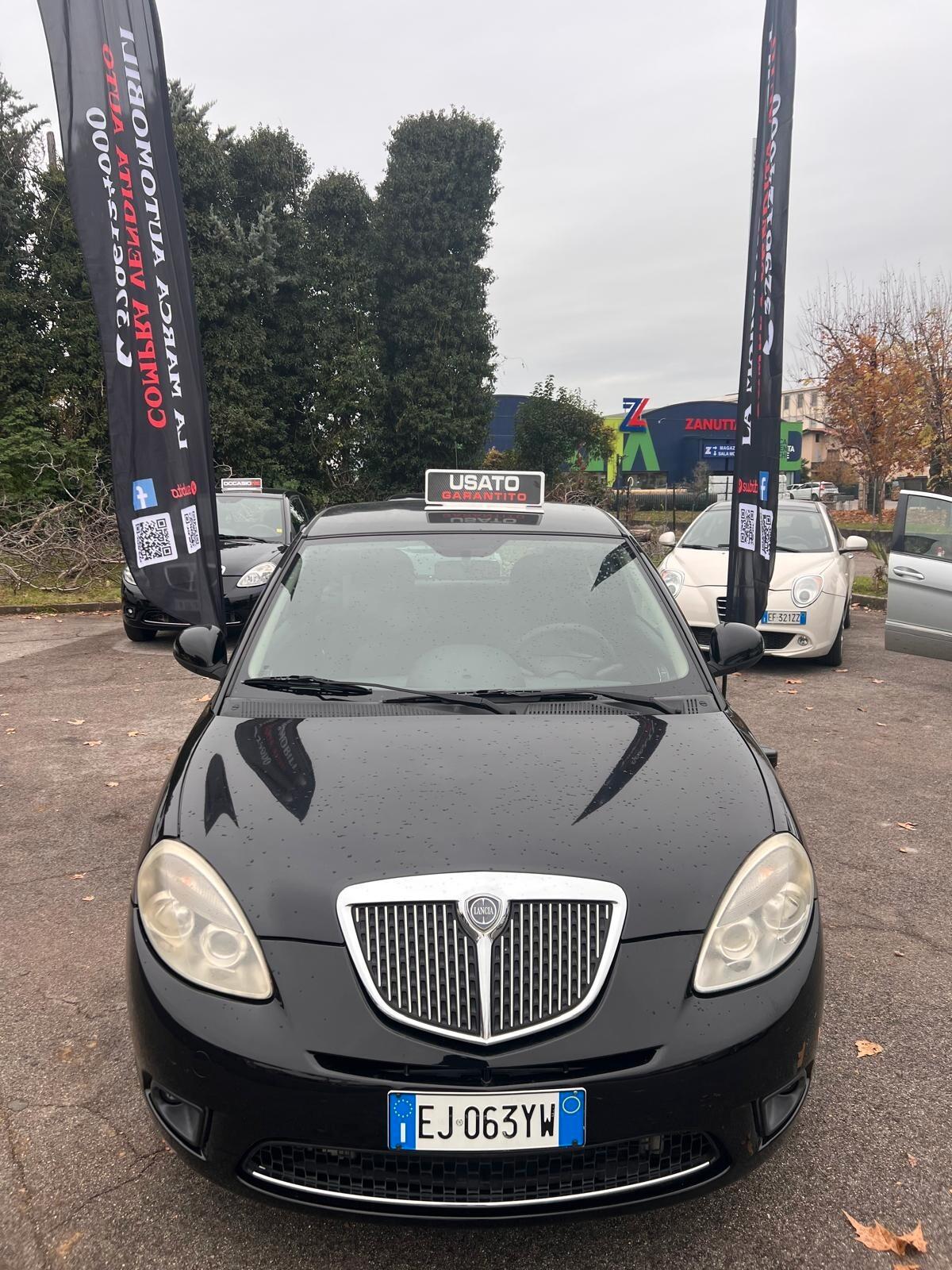 Lancia Ypsilon 1.2 69 CV 5 porte S&S Platinum