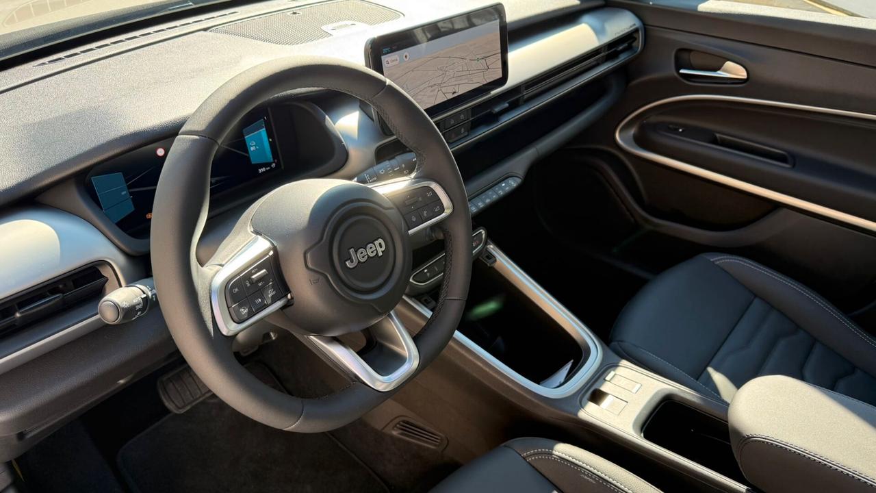 JEEP AVENGER BEV SUMMIT KM0 2026 TETTO APRIBILE