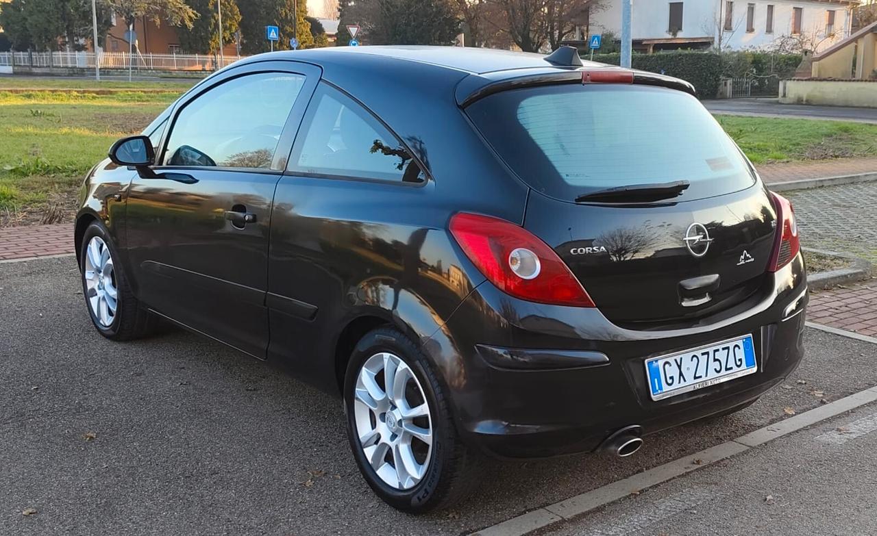Opel Corsa 1.2 3 porte Sport