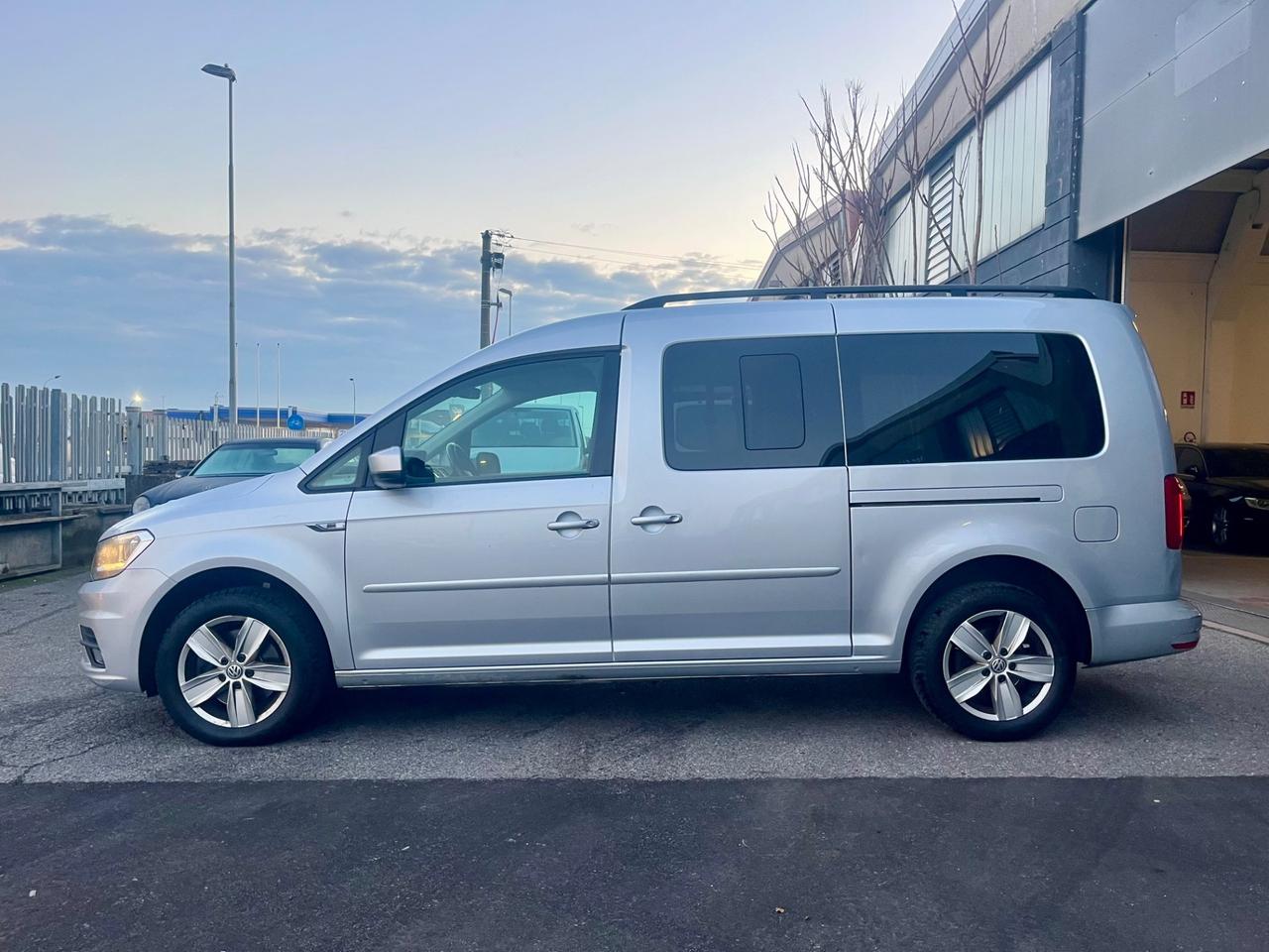 Volkswagen Caddy 2.0 TDI DSG Maxi 7 POSTI BlueM