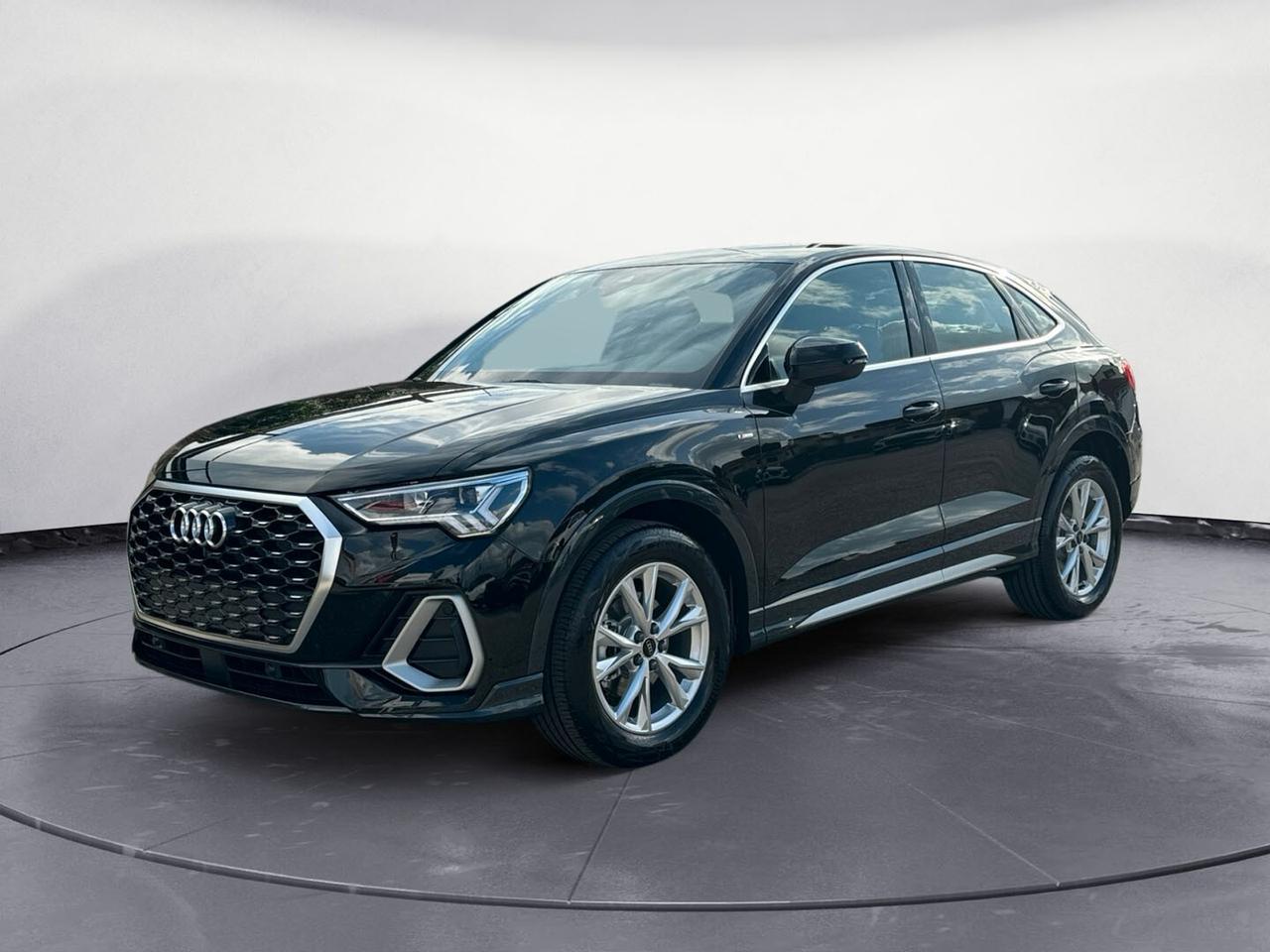 Audi Q3 Sportback 1.5 TFSI S-Line S-Tronic in arrivo...