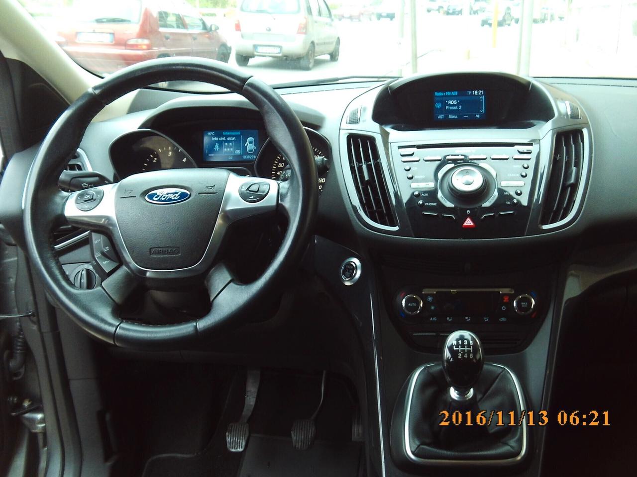 Ford Kuga 2.0 TDCI 140 CV 4WD Titanium