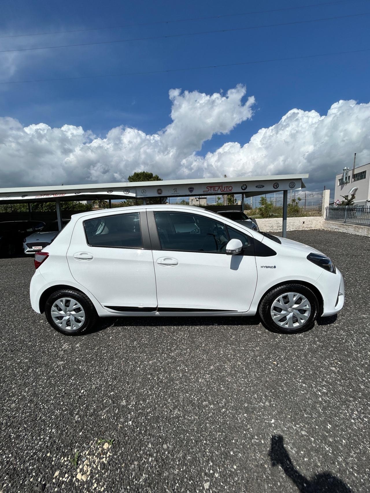 Toyota Yaris 1.5 Hybrid 5 porte Cool
