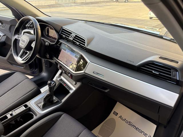 AUDI Q3 35 2.0 TDI S tronic Business COCKPIT