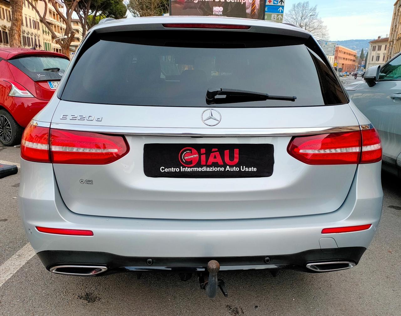 Mercedes-Benz E 220d Auto Premium Plus + Pack AMG