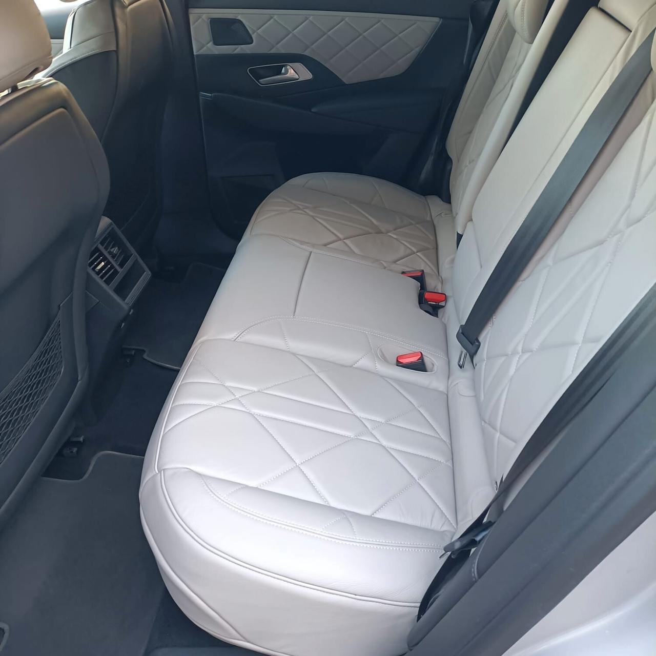 Ds DS 7 Crossback DS 7 Crossback E-Tense 4x4 Business