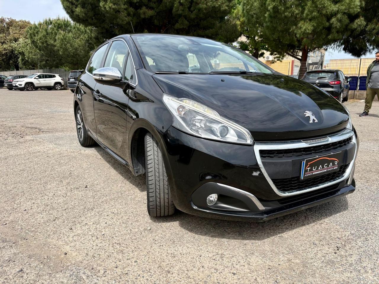 Peugeot 208 Allure 1.6 Blue HDI 75 #10654