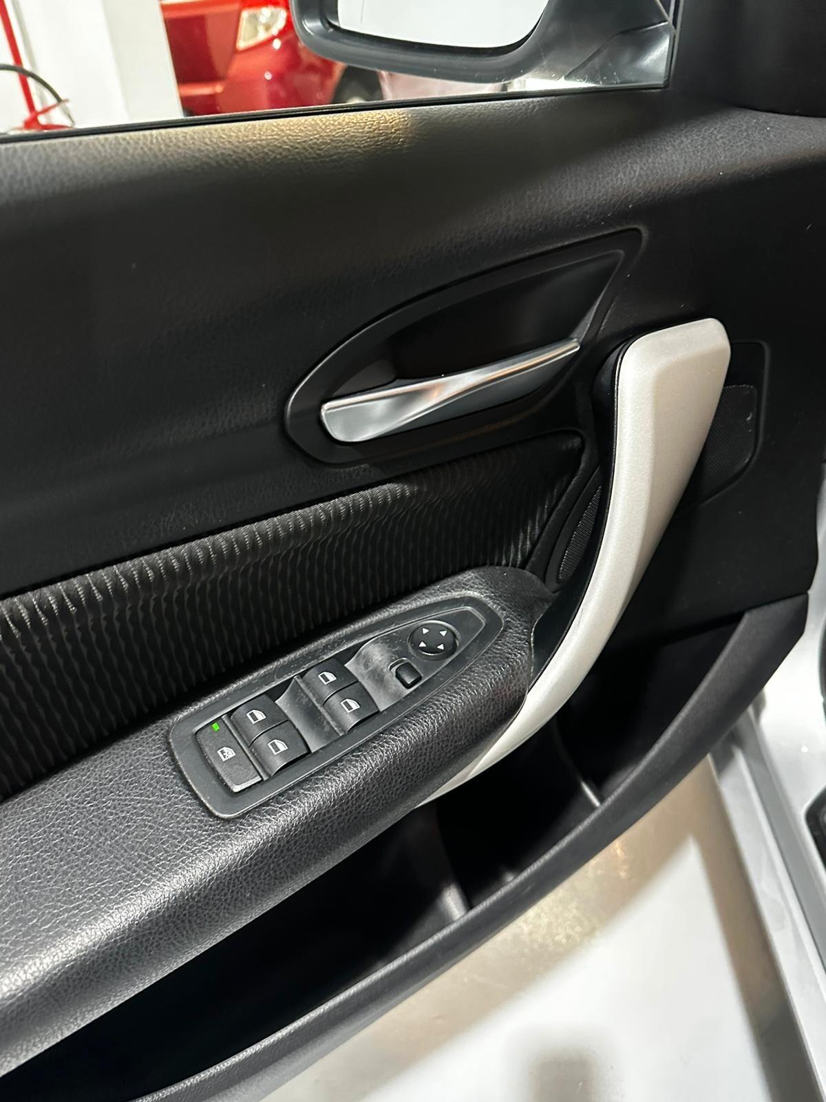 Bmw 116 120d 5p. Urban