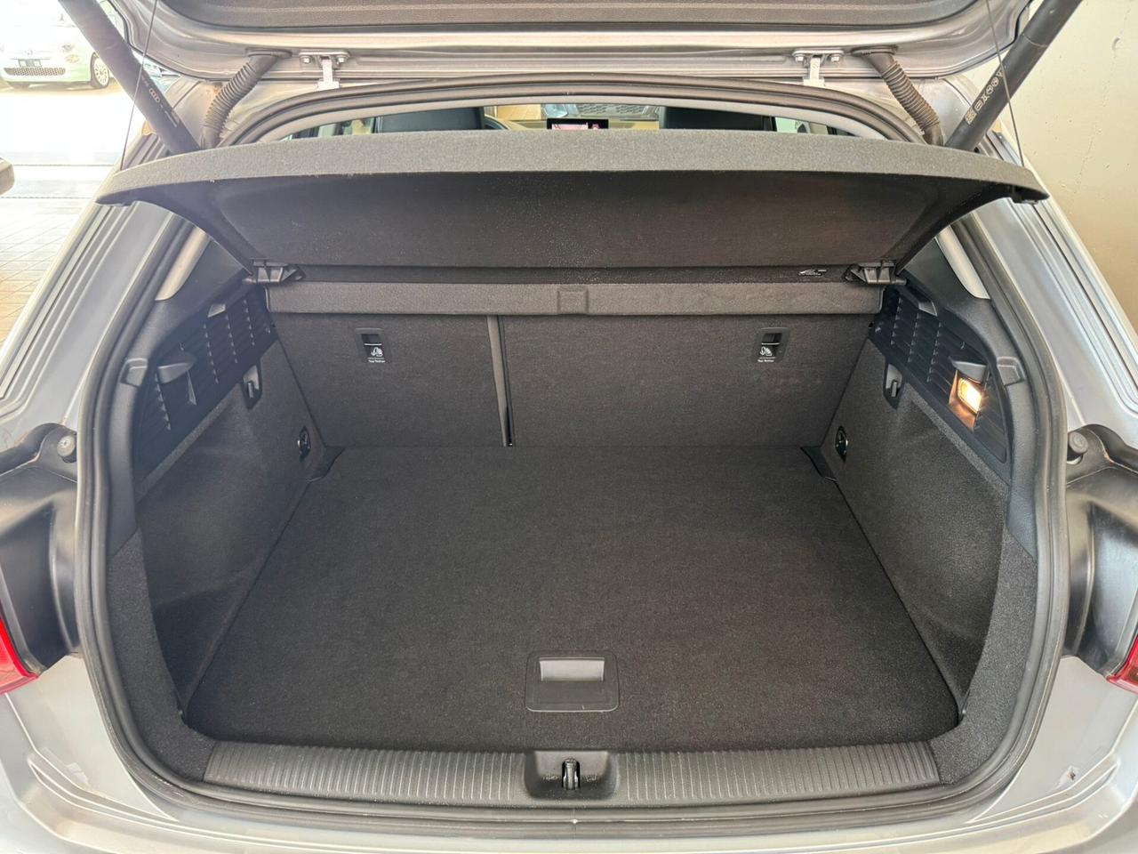 Audi Q2 30 TFSI Business