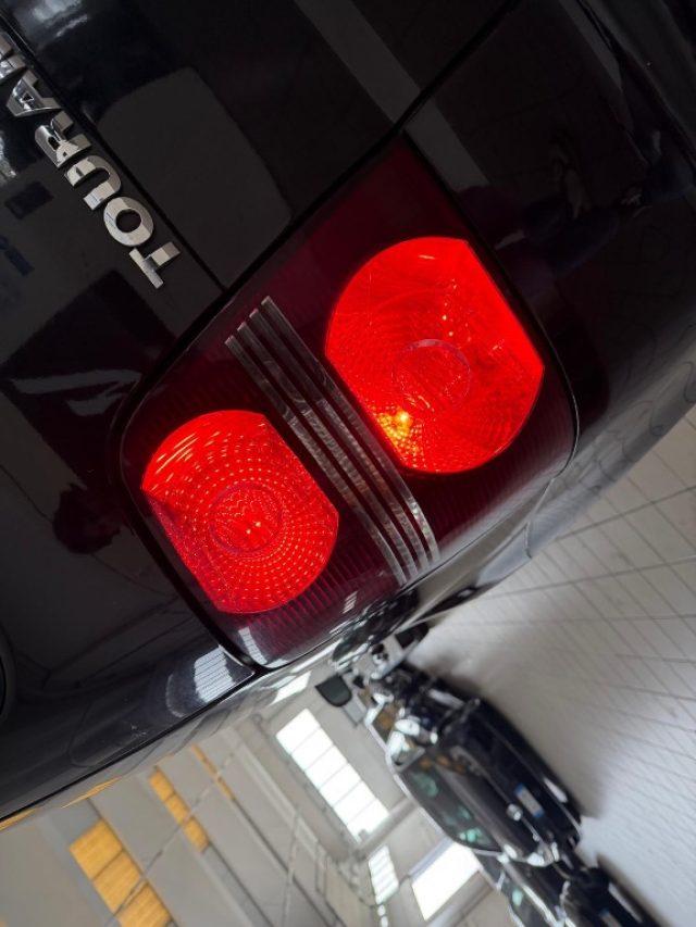 VOLKSWAGEN Touran 2.0 TDI DPF Trendline // 7 POSTI//