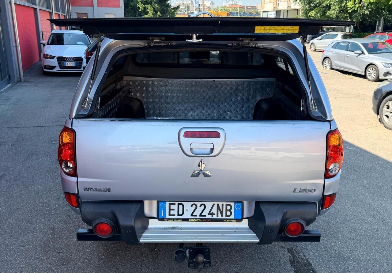 Mitsubishi L200 2.5 DI-D/178CV 4X4 DC Intense Plus