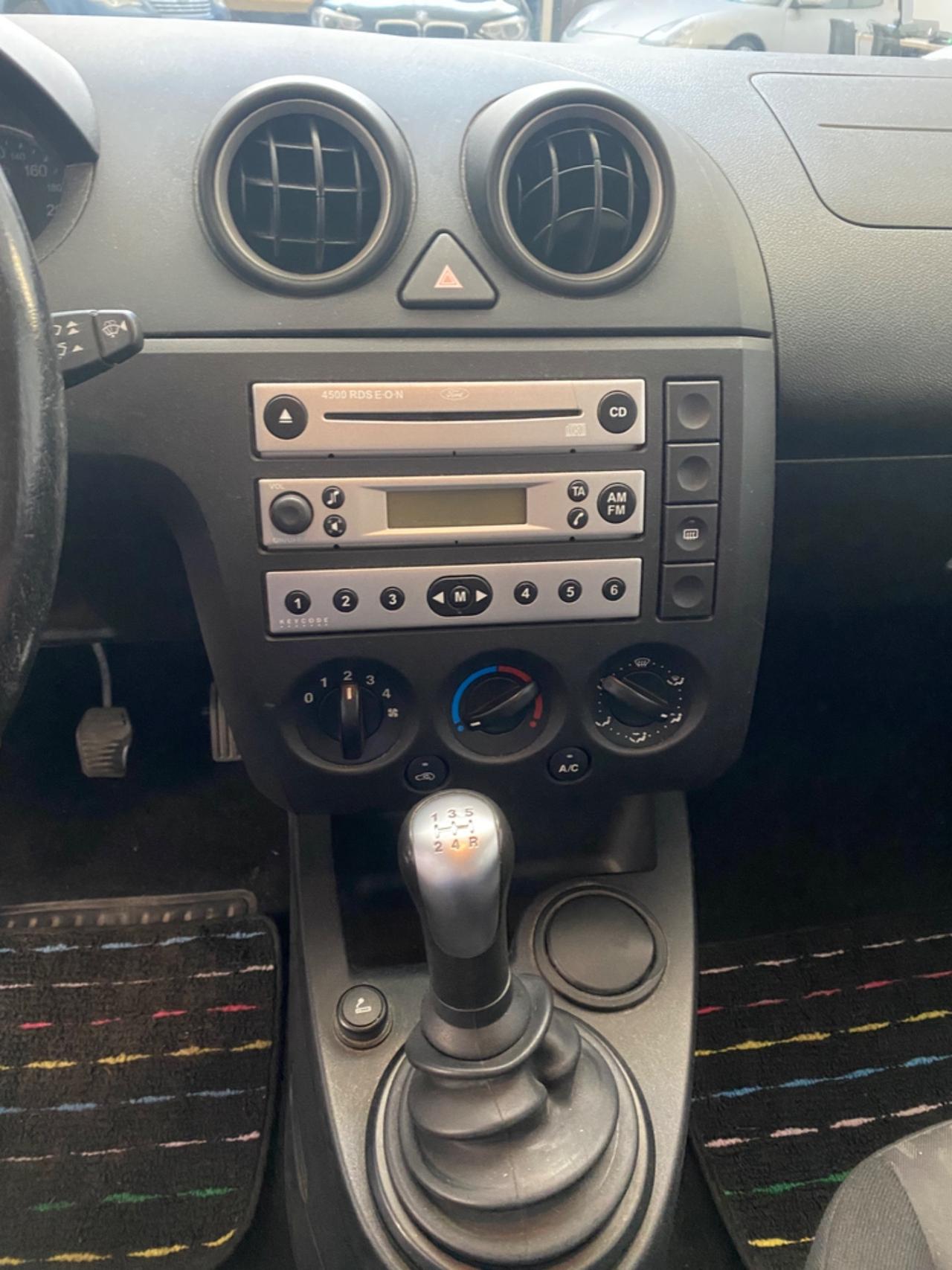 Ford Fiesta 1.2 16V 5p. Ghia