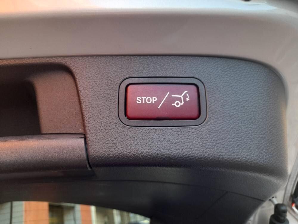 MERCEDES GLA 180 D SPORT