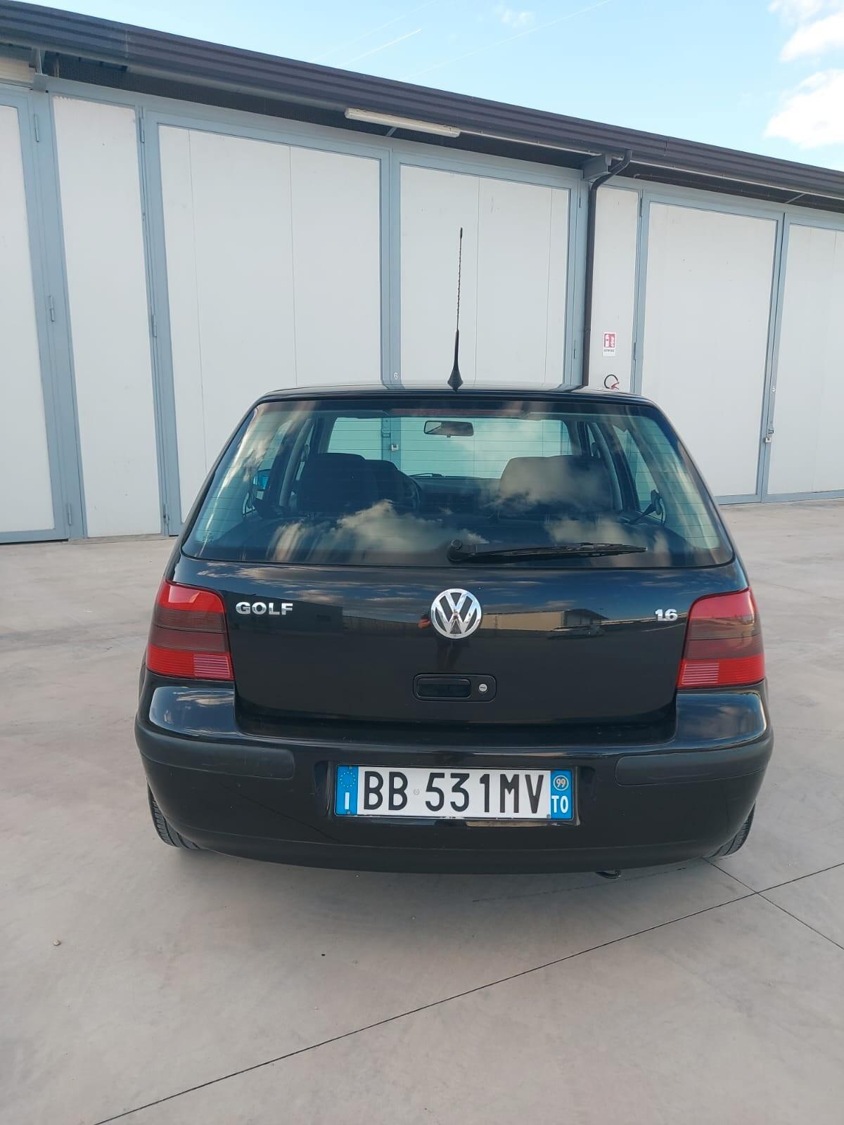 Volkswagen Golf 1.6 cat 5 porte Highline GPL