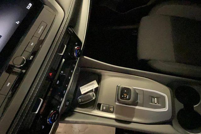 NISSAN Qashqai 1.3 MHEV 158 N-Connecta CVT