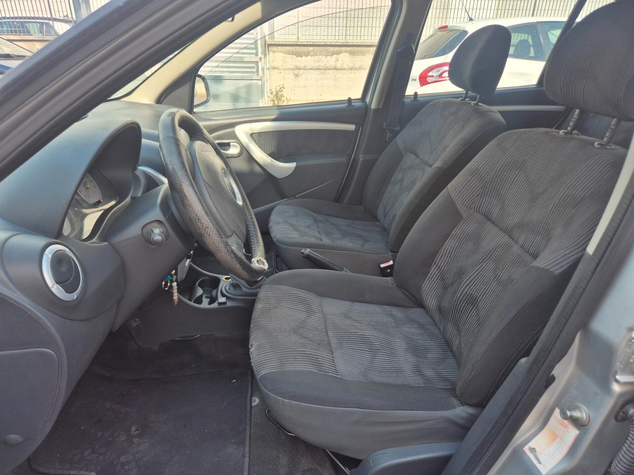 DACIA SANDERO 1.4 GPL ACCESSORIATA DI TUTTO 2010