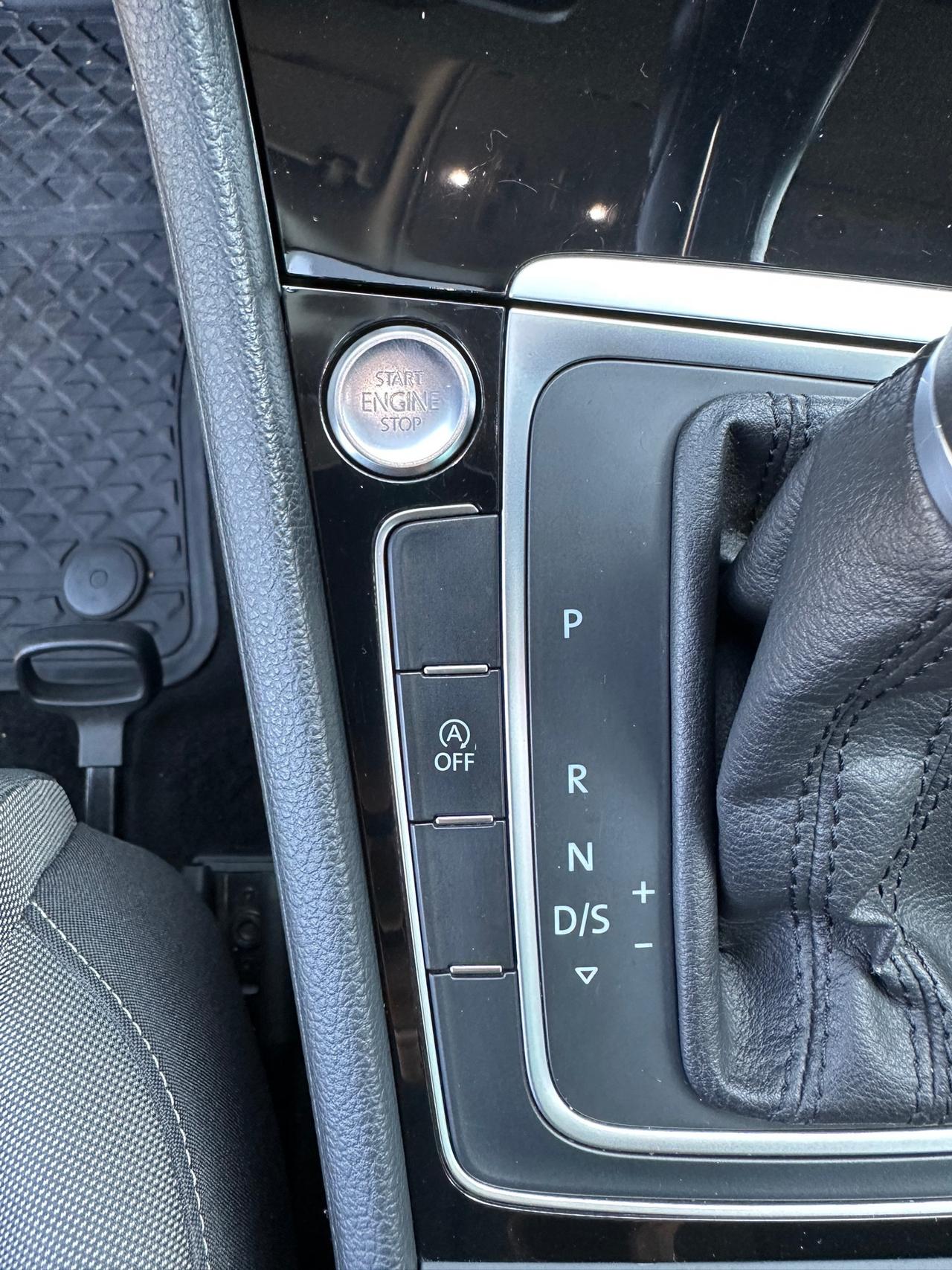 Volkswagen Golf 1.5 TGI DSG 5p. (Garanzia 24 Mesi)