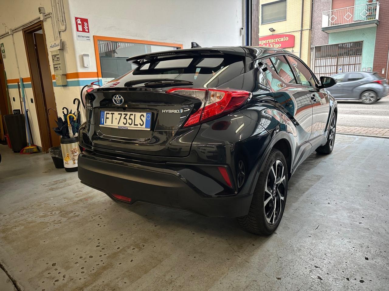Toyota C-HR 1.8 Hybrid E-CVT Business