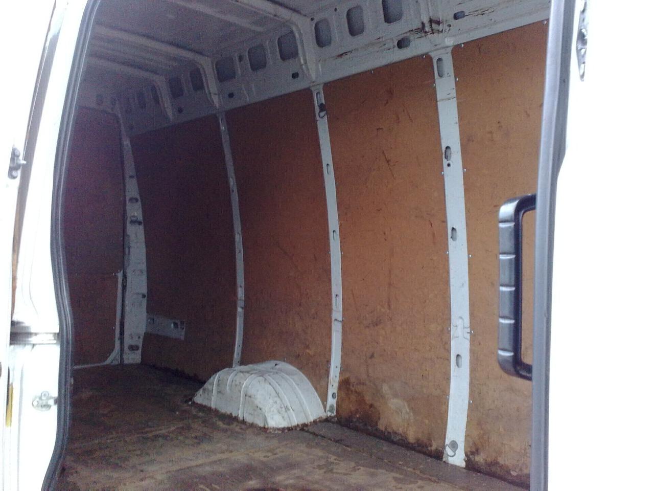 Iveco Daily 35c14 3000cc GRANVOLUME - 2011