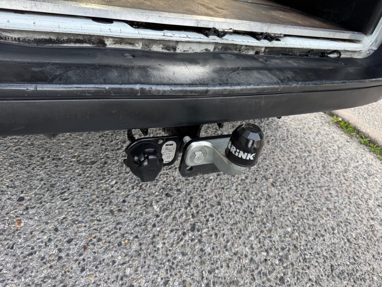 Renault Kangoo con GANCIO TRAINO