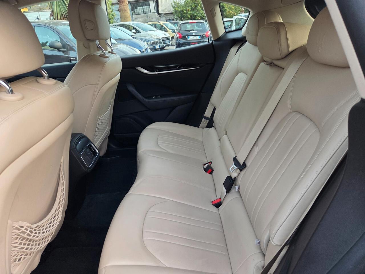 Maserati Levante 3.0 V6 275 cv Diesel AWD Granlusso