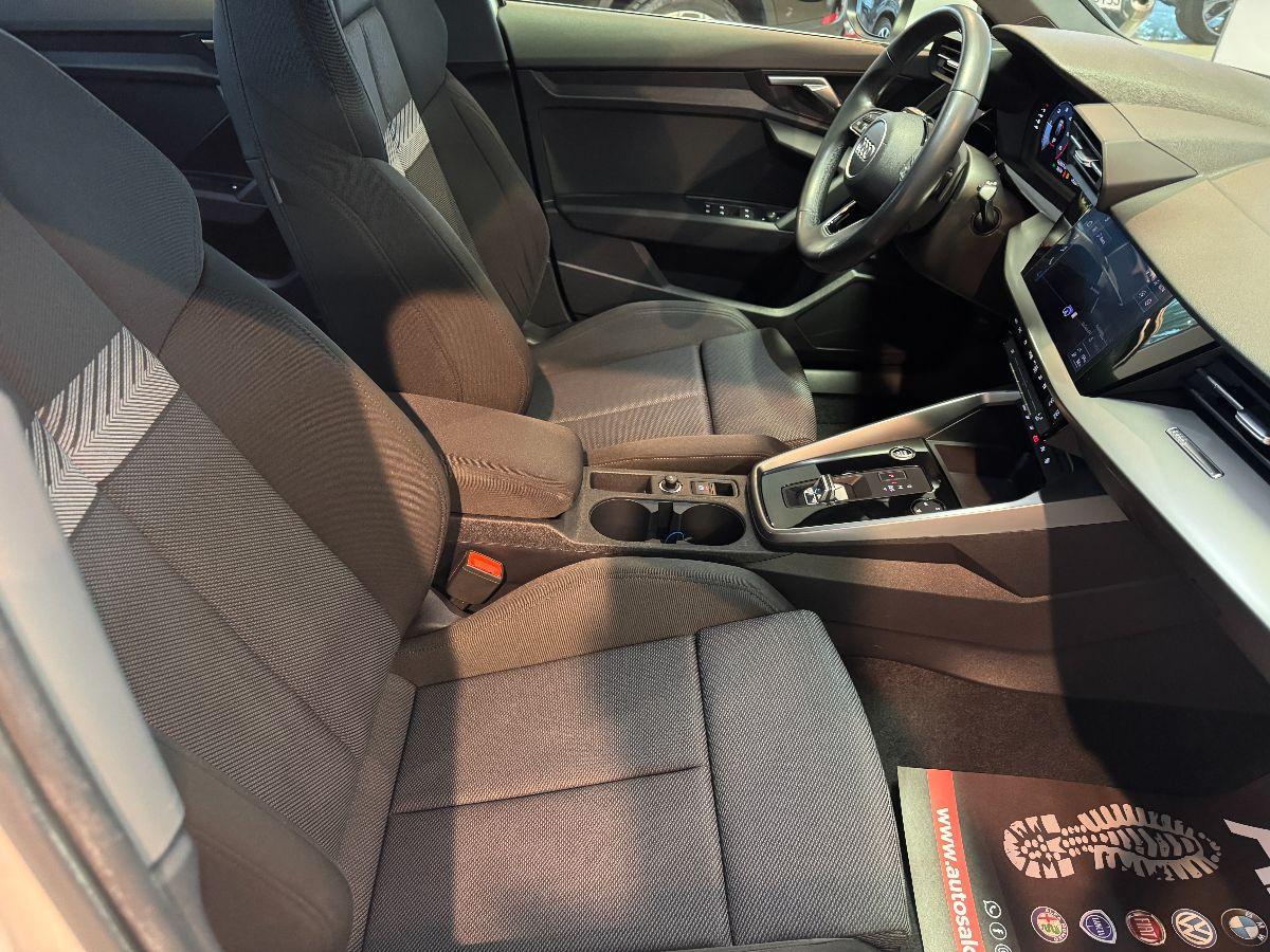 AUDI A3 SPB 30 TDI 116 CV S-tronic S-line/Cockpit