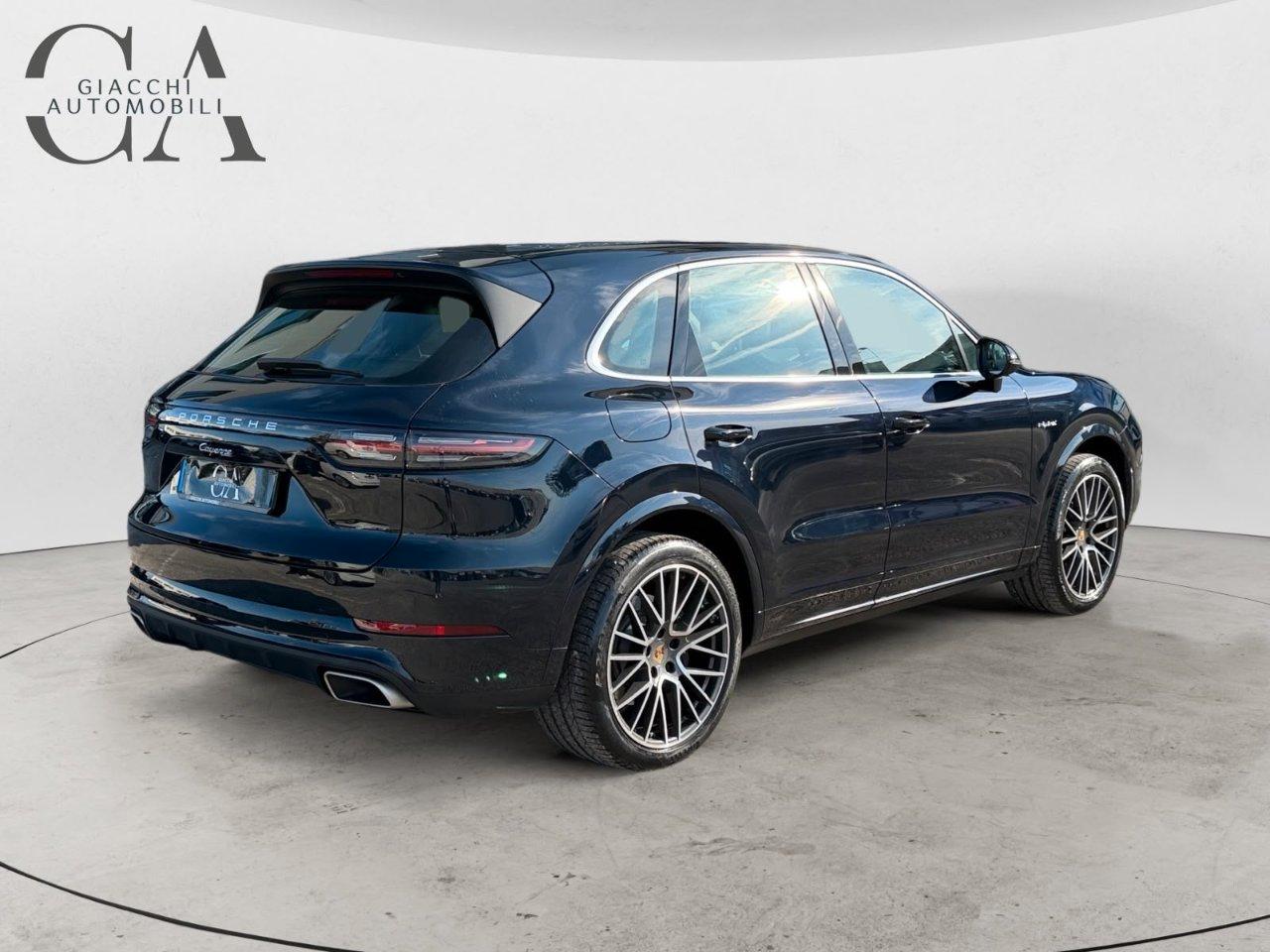 Porsche Cayenne 3.0 e-hybrid tiptronic