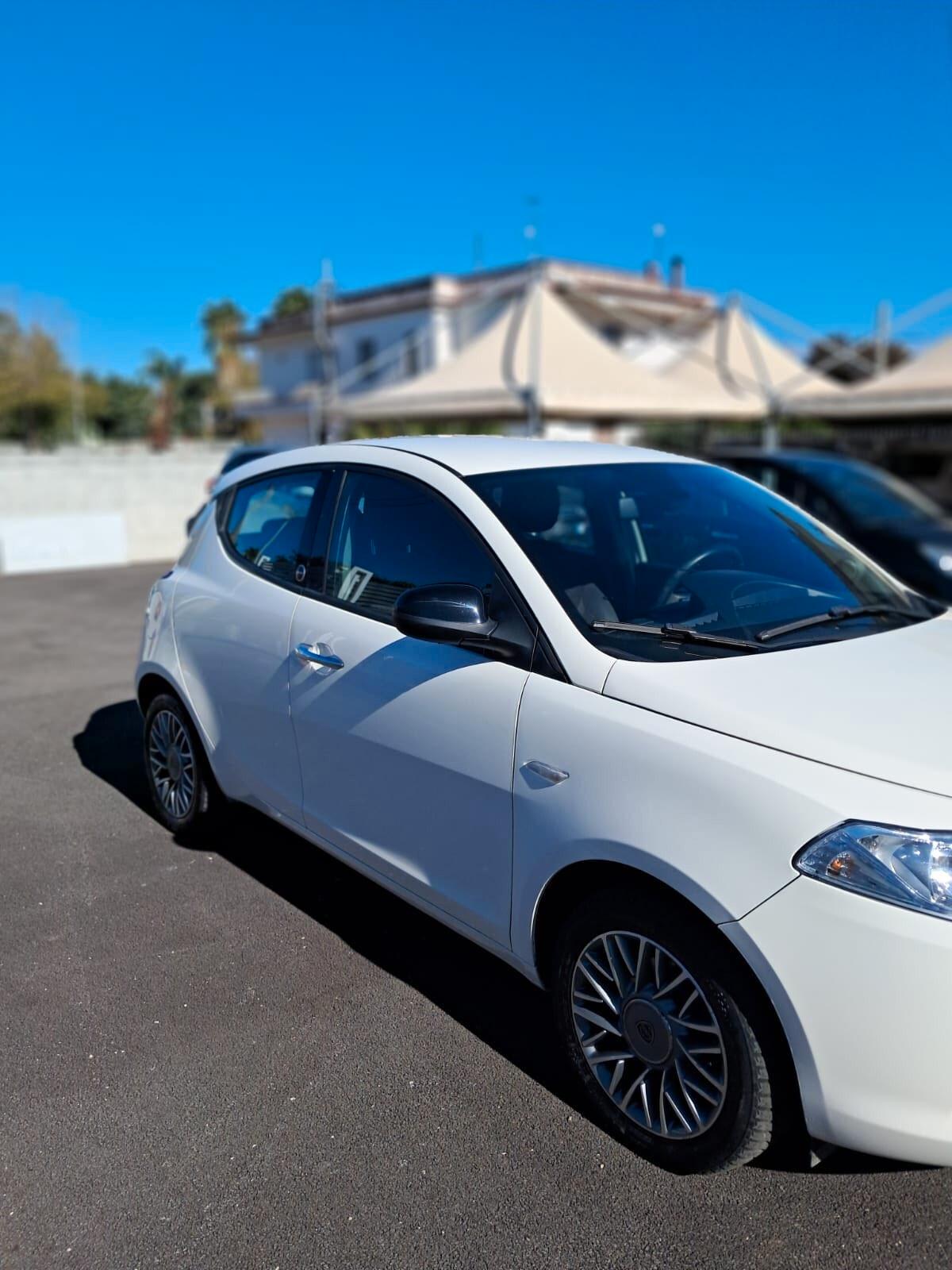 Lancia Ypsilon 1.2 69 CV 5 porte GPL Ecochic Gold