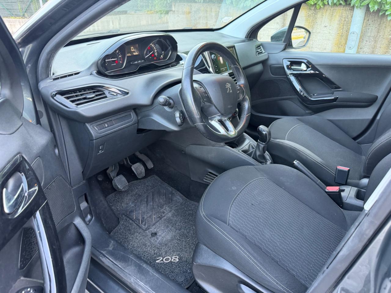 Peugeot 208 PureTech 82 5 porte Allure