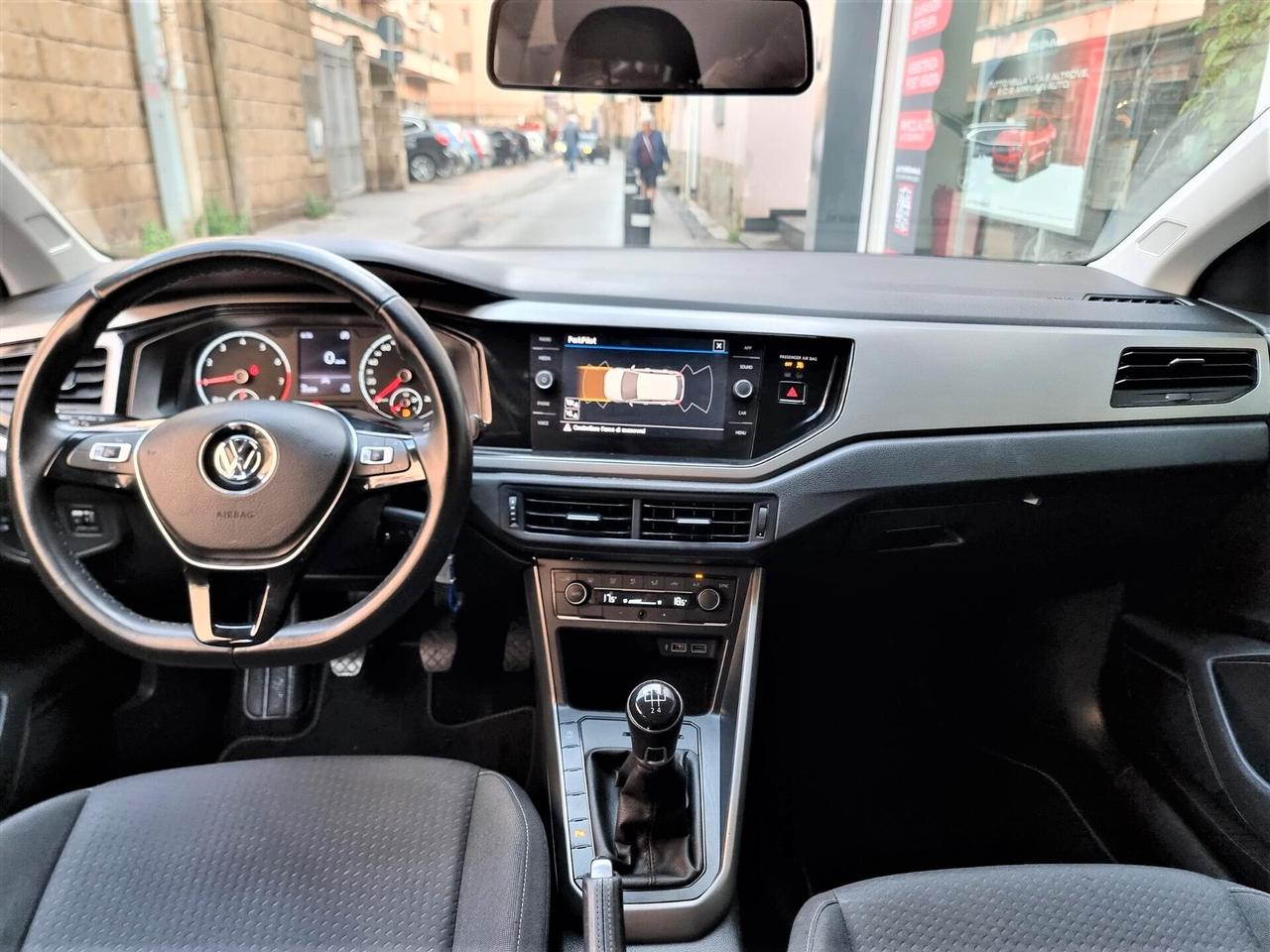 Volkswagen Polo 1.0 TGI 5p. R-LINE 80 CV NEO PATENTATI Sport BlueMotion Technology