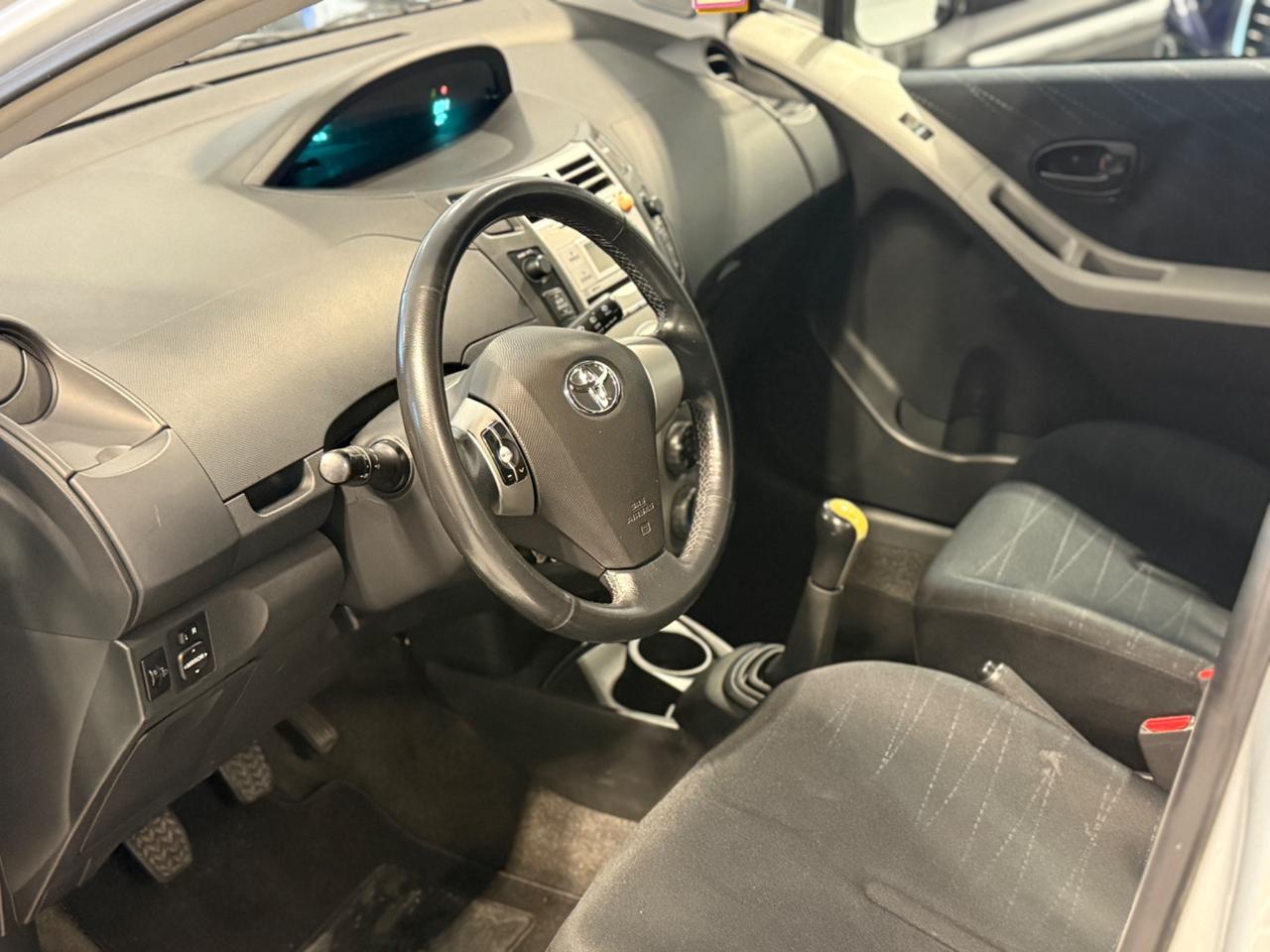 Toyota Yaris 1.0 5 porte Sol