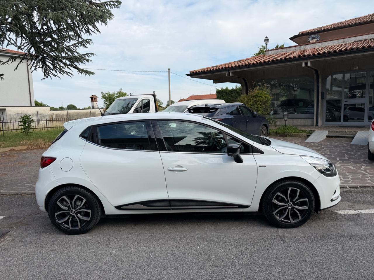 Renault Clio TCe 12V 75 CV 5 porte Moschino Life