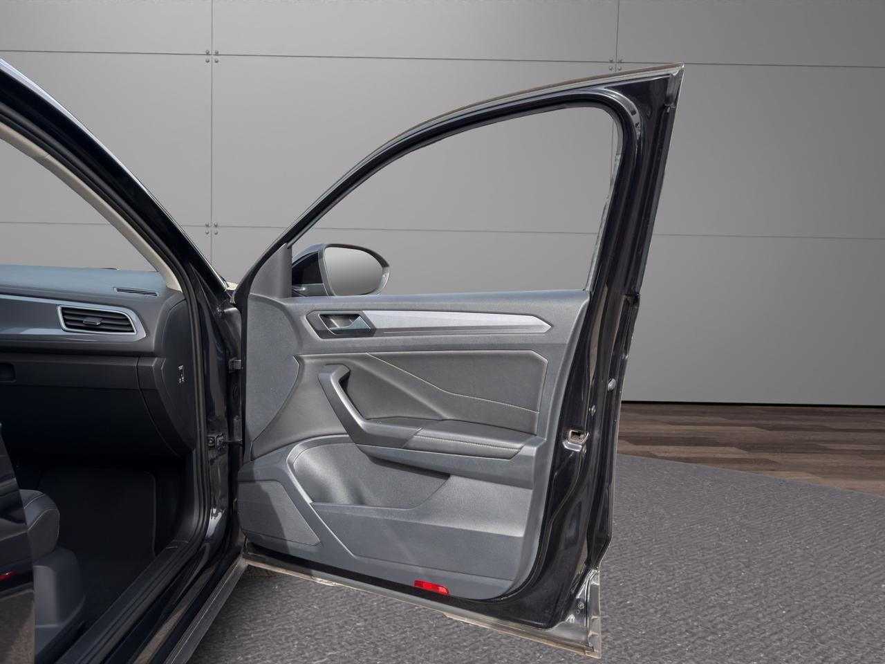 Volkswagen T-Roc 1.0 tsi STYLE 110cv - Unipro - Promo Finanziamento - Garanzia - Virtual Cockpit - Schermo - Sensori