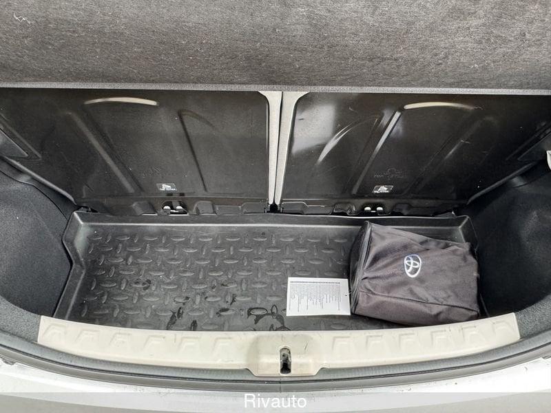 Toyota Aygo 1.0 VVT-i x-play TSS