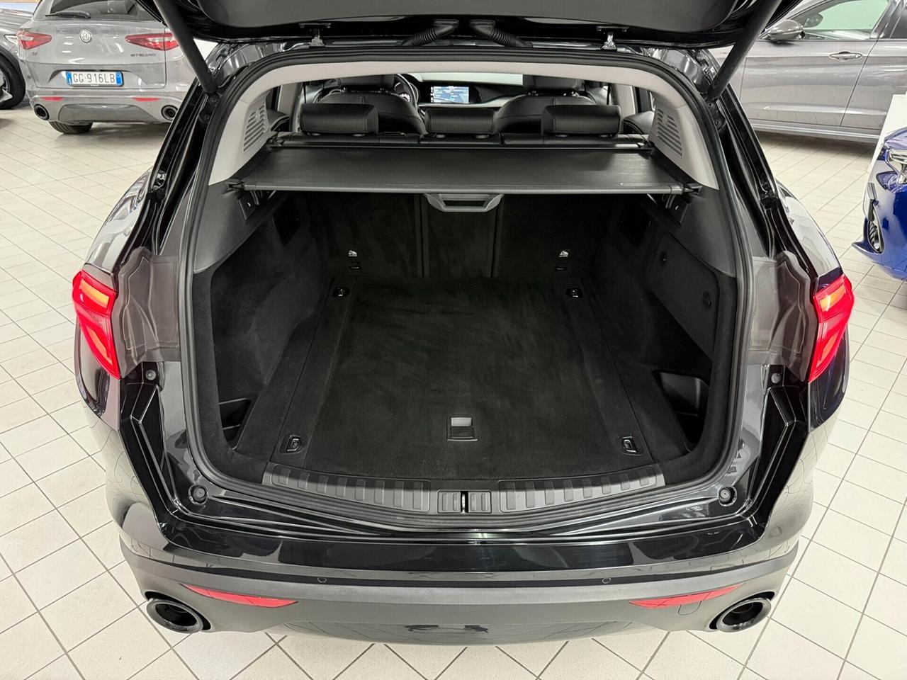 Alfa Romeo Stelvio 2.0 T 200 CV SPRINT CERCHI 19" AT8 Q4 TAGLIANDATA