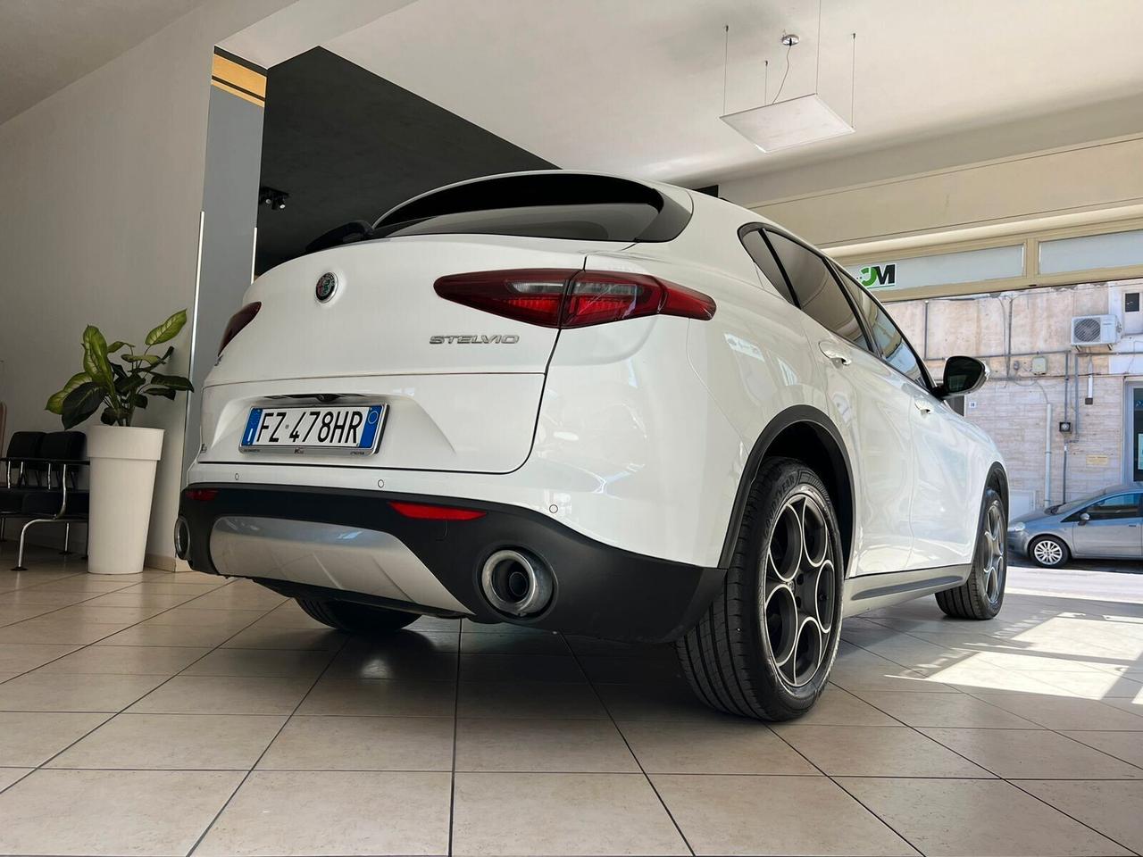 Alfa Romeo Stelvio 2.2 Turbodiesel 190 CV AT8 Q4 Sport-Tech