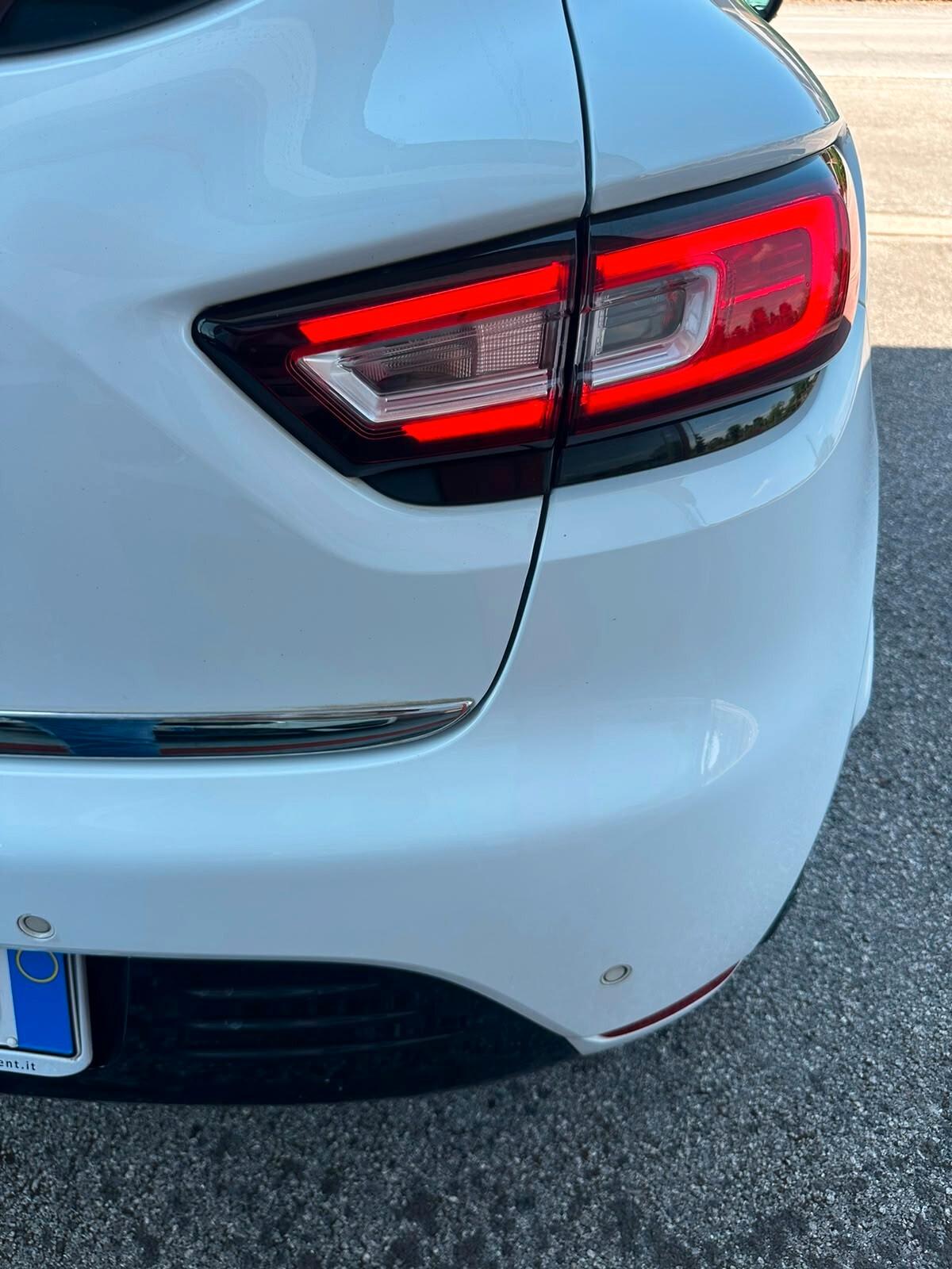Renault Clio dCi 8V 75 CV 5 porte Moschino Intens