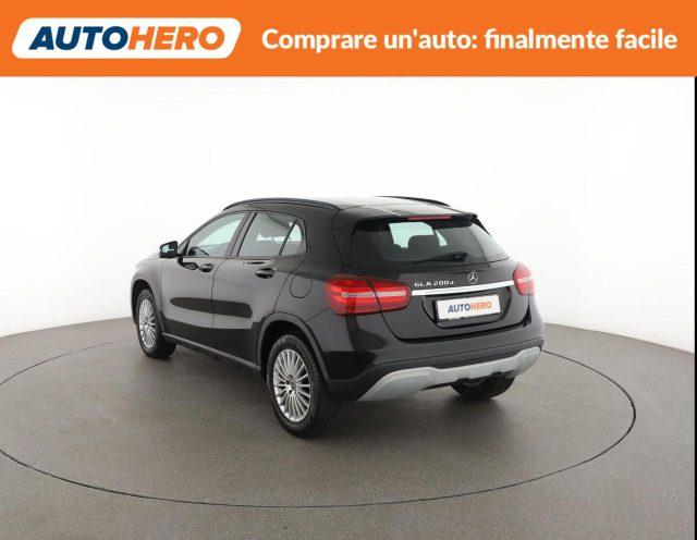 MERCEDES-BENZ GLA 200 d Automatic Business