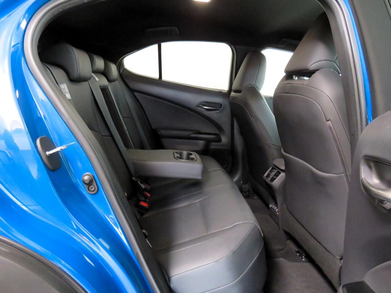 Lexus UX Full Electric Premium Fleet | iva 22% inclusa