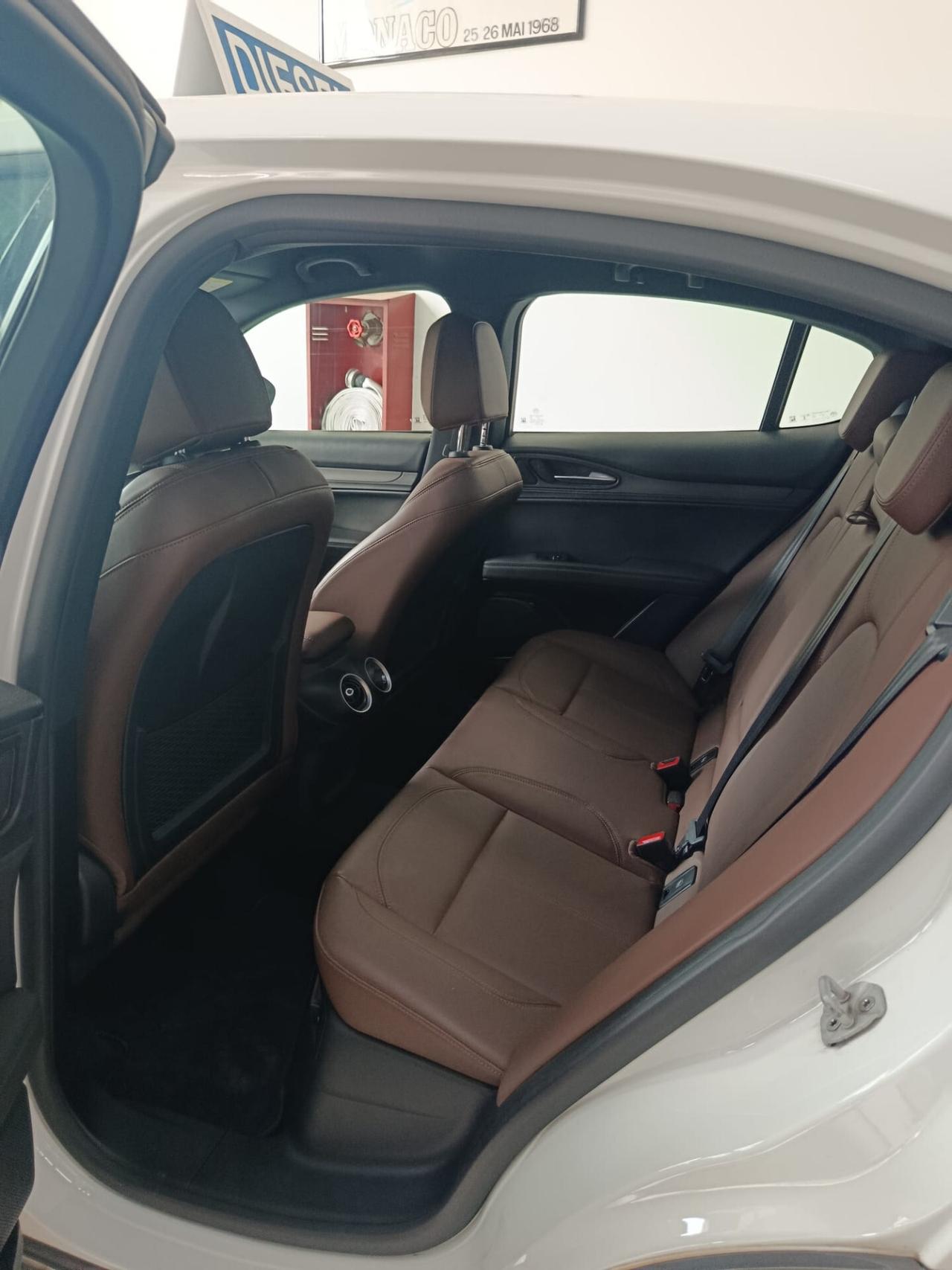 Alfa Romeo Stelvio 2.2 Turbodiesel 160 CV AT8 RWD Ti
