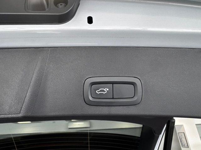 VOLVO XC40 2.0 D3 150 CV Geartronic R-design