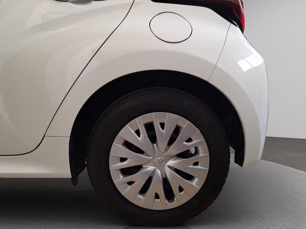 TOYOTA Yaris 1.0 active del 2023