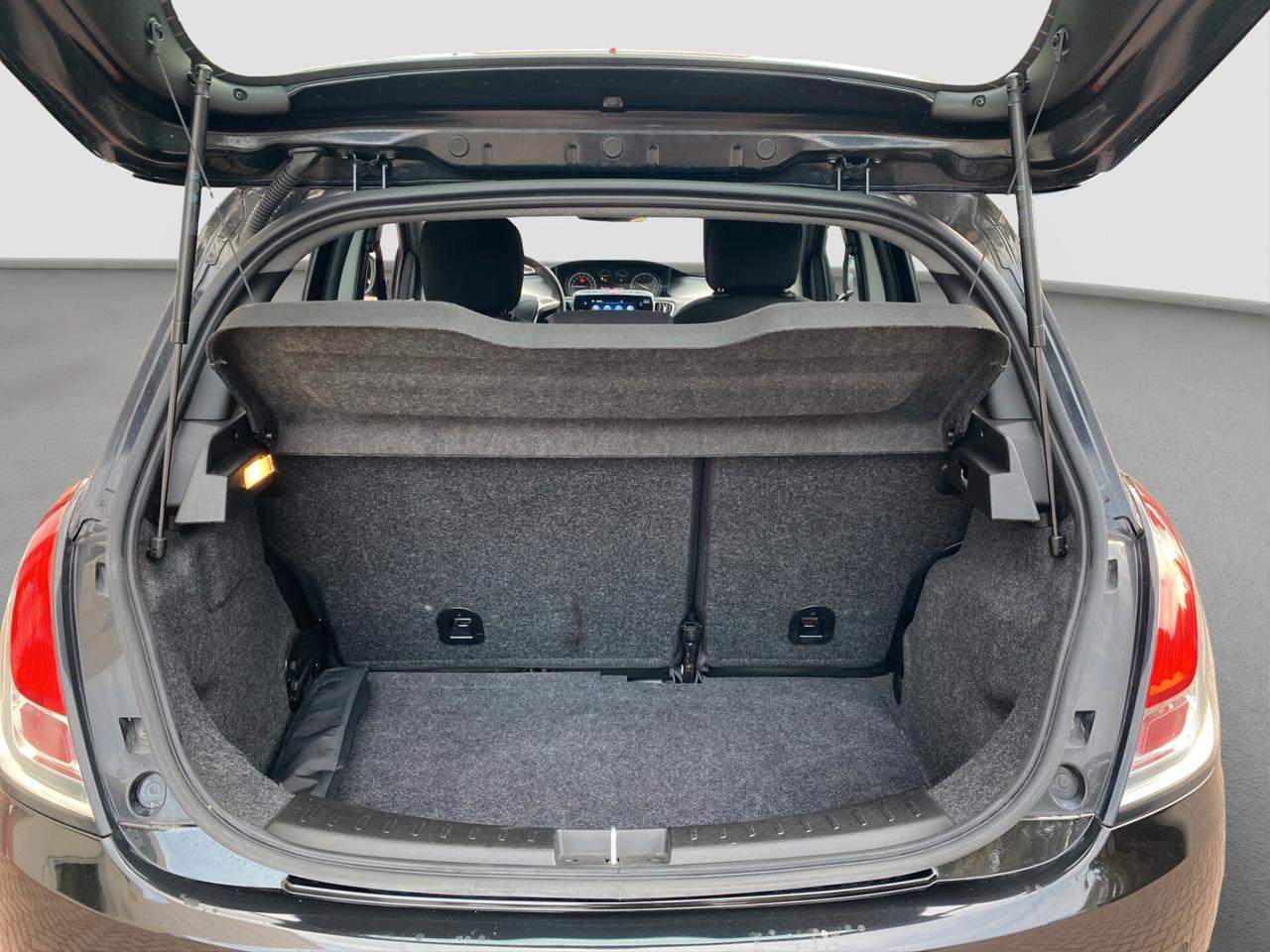 Lancia Ypsilon 1.0 FireFly 5 porte S&S Hybrid Gold