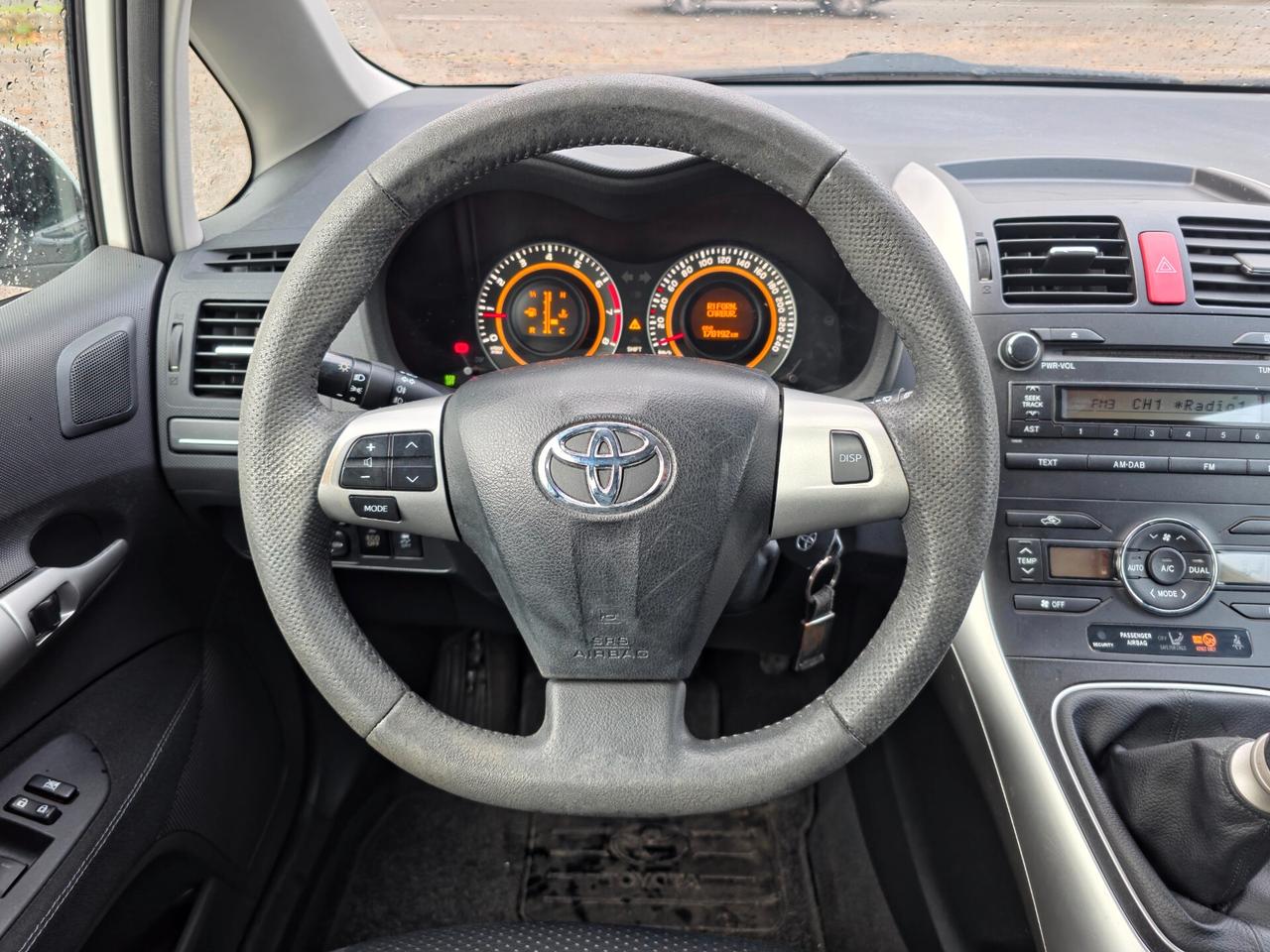 Toyota Auris 1.3 5 porte Active CV-99 2012-E5 Manuale NEO