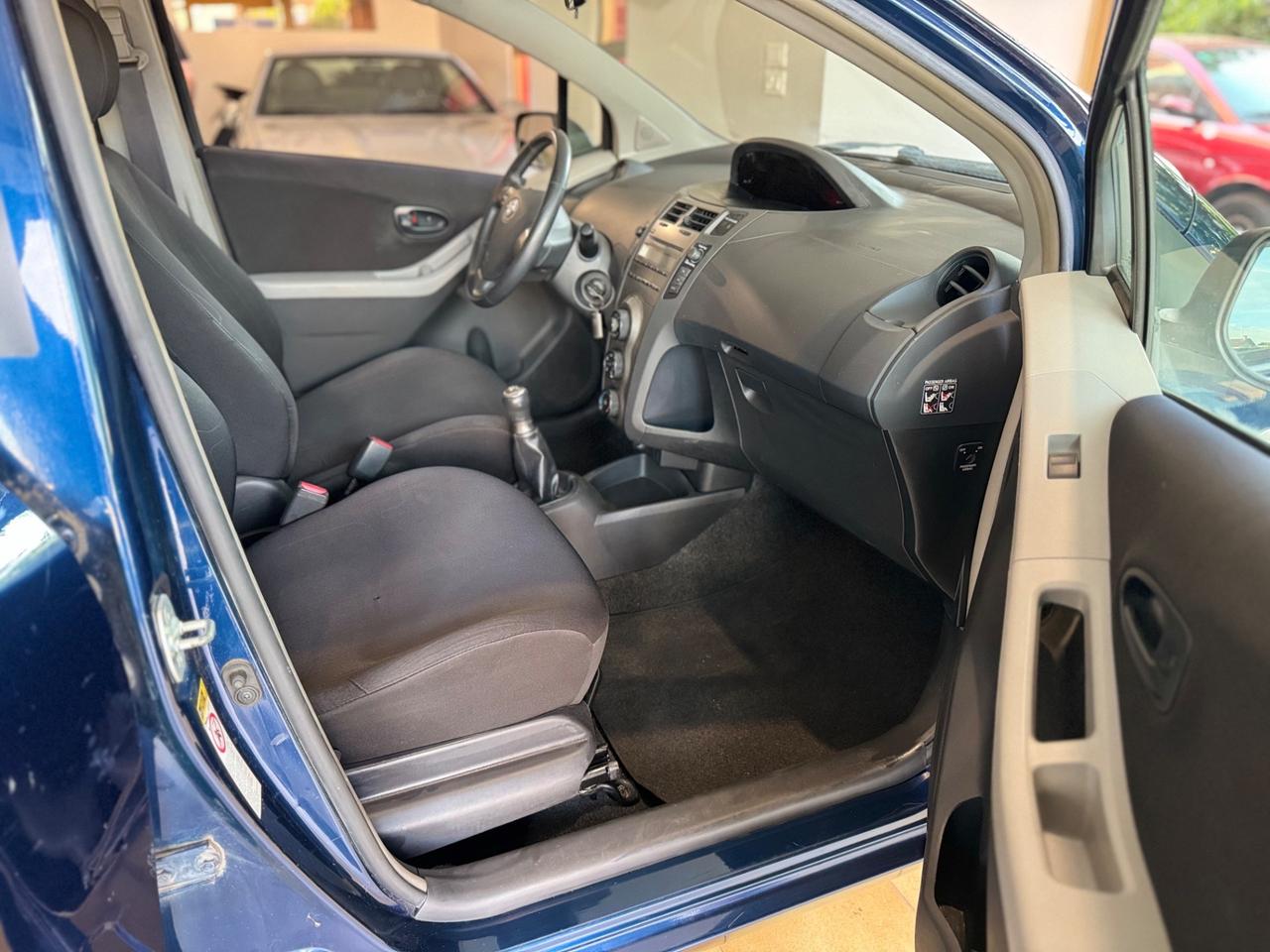 Toyota Yaris 1.0 5 porte Sol