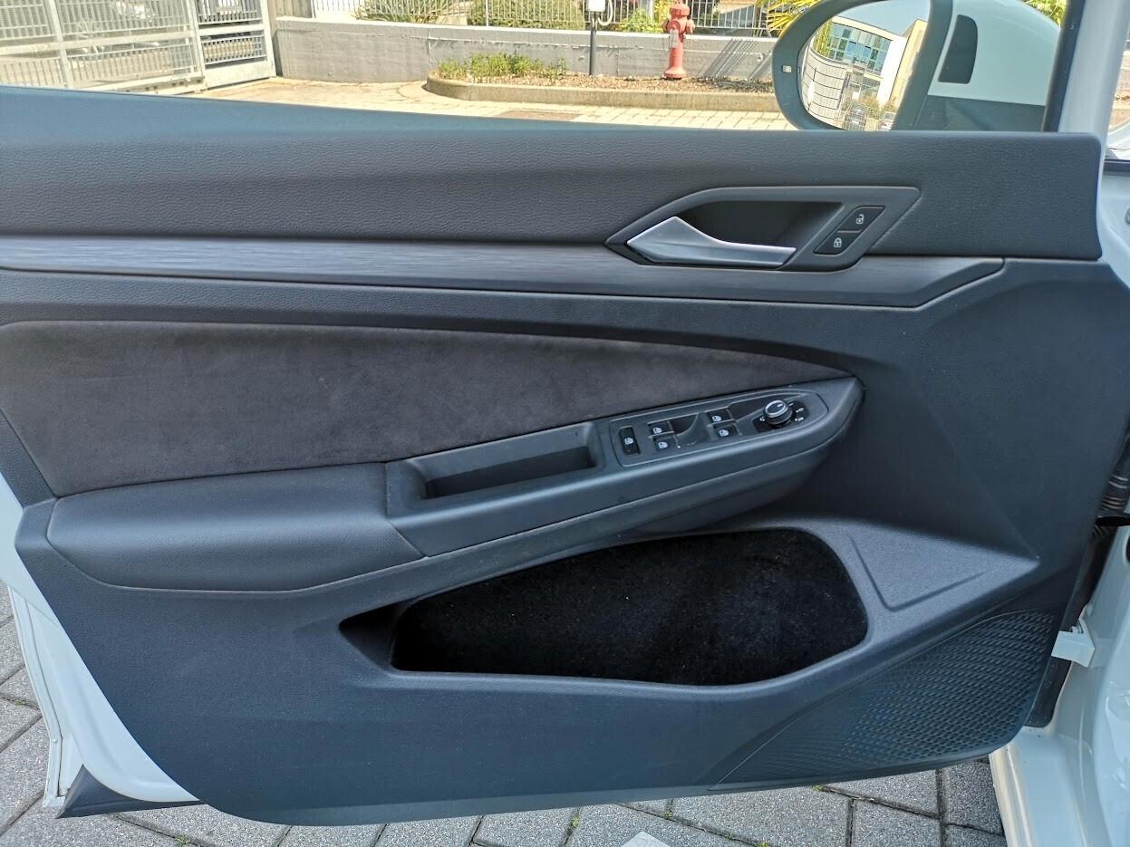 Volkswagen Golf 2.0 TDI SCR Style Tetto apribile
