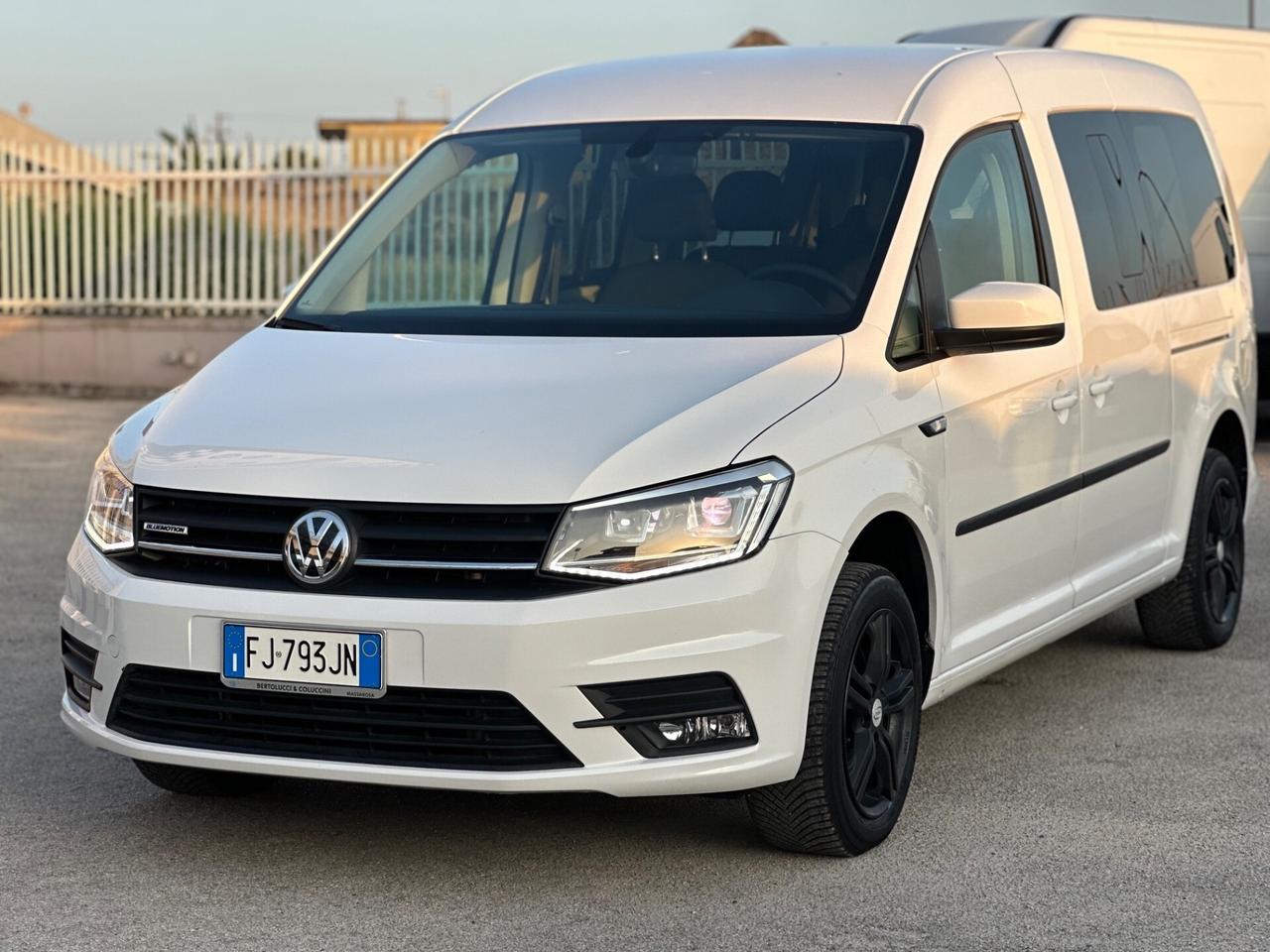 Caddy 2017 1.4 TGI DSG 110CV Aut. Highline Maxi 7