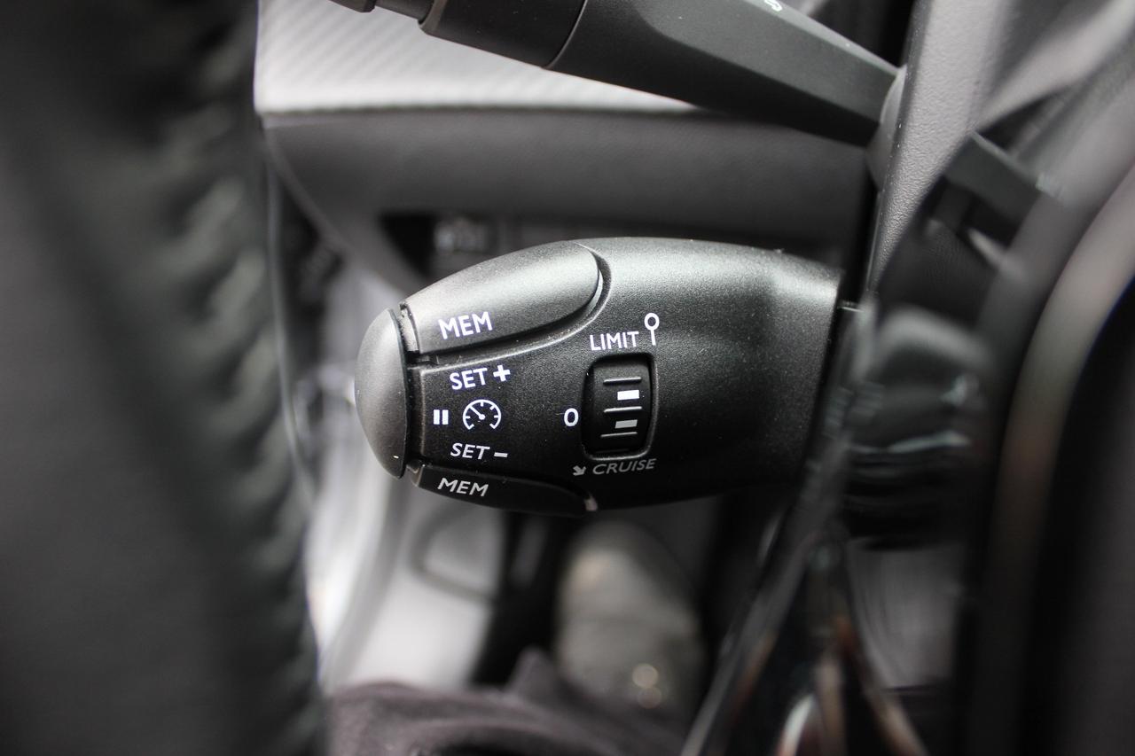 Peugeot 208 1.2 75CV SENSORI - APPLECARPLAY - CRUISE CONTROL